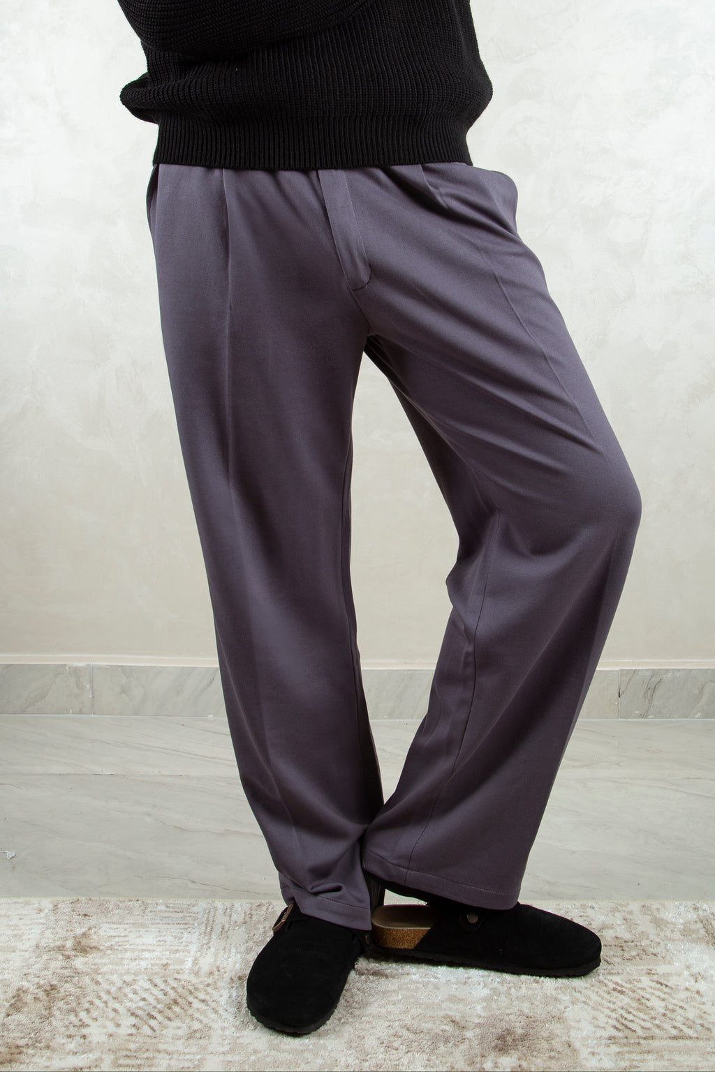 pleated trousers